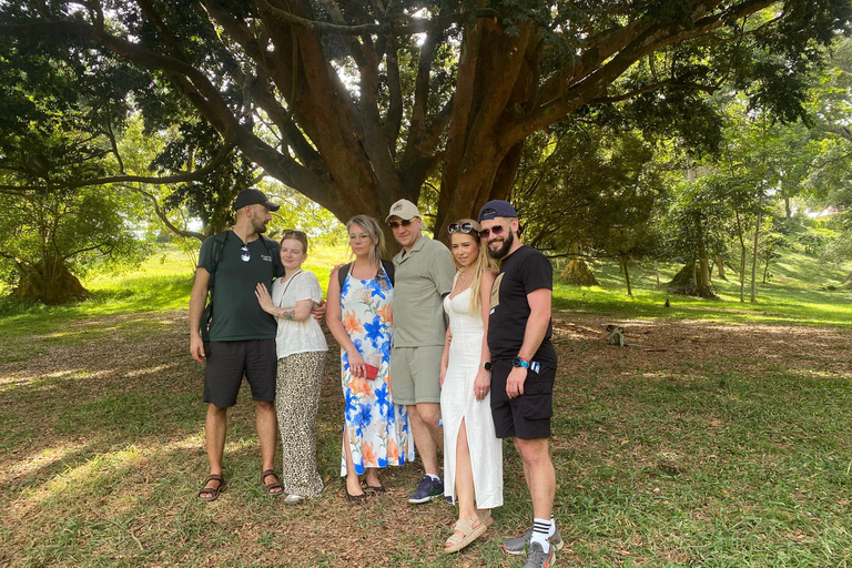 Entebbe: City Guided Walking Tour, Gardens & Uganda Rolex