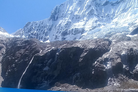 De Huaraz: Caminhada de um dia no Lago 69 com transfer