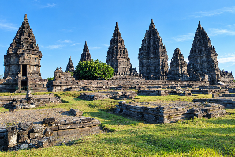 Yogyakarta: Prambanan Sunset and Walk NightTime at Malioboro Guided Walk NightTime at Malioboro (meeting point)