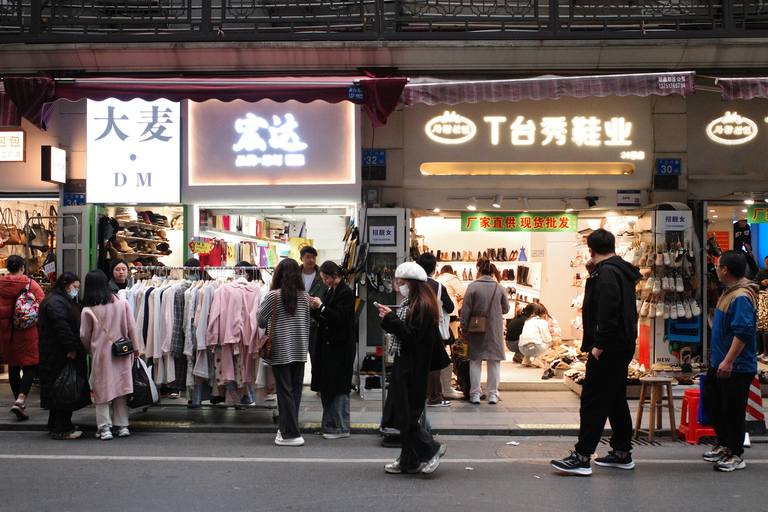 Guangzhou's Commerce & Culture: Local Market Immersion Tour