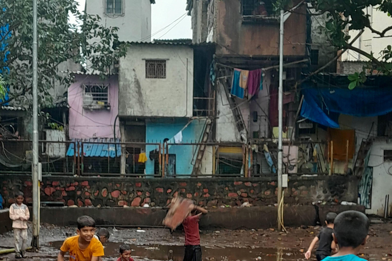 Mumbai Slum Tour & City Sightseeing with Pickup, Car & Guide Half-Day Private Sightseeing Tour