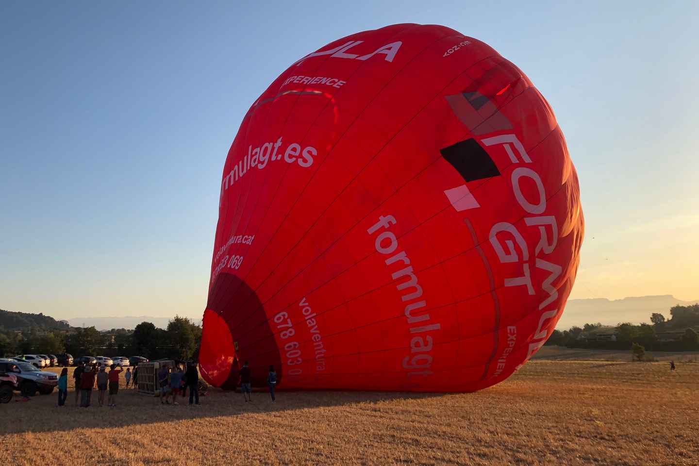 Barcelona: Pre-Pyrenees Hot Air Balloon Tour & Pickup Option