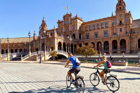 Sevilla: 2,5 uur privérondleiding door de stad per fietsSevilla: 2,5 uur privé stadstour per fiets