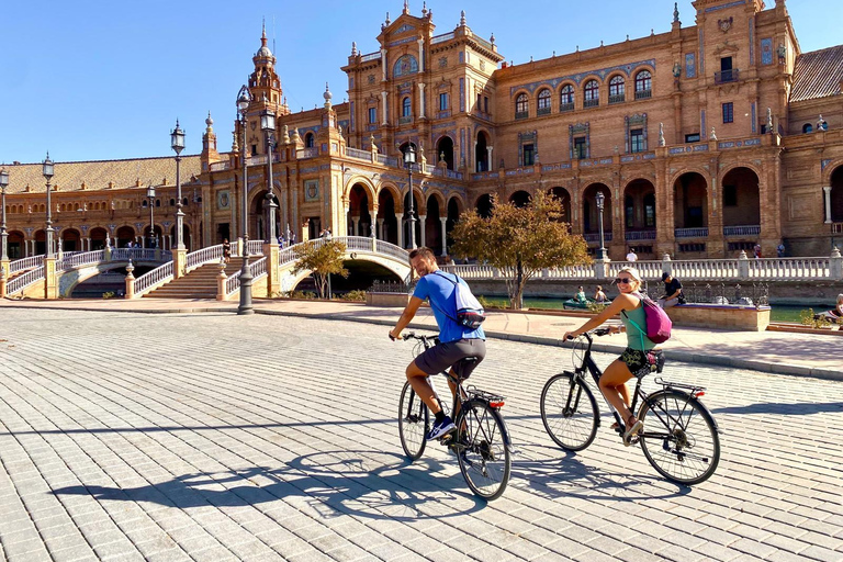 Sevilla: 2,5 uur privérondleiding door de stad per fietsSevilla: 2,5 uur privé stadstour per fiets