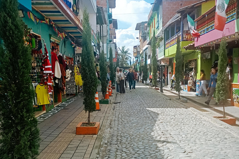 Guatapé Custom Tour, max 7 passengers Guatapé Custom Tour for up to 7 Passengers