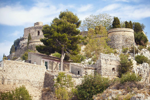 Vanuit Benidorm: Guadalest, Altea &amp; ticket in Algar watervallenTour in het Spaans vanuit Benidorm