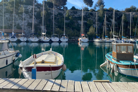 Cassis : Hiking Tour 2 Calanques with swimming