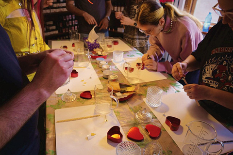 Bucharest: Soy candle pouring workshop in city center