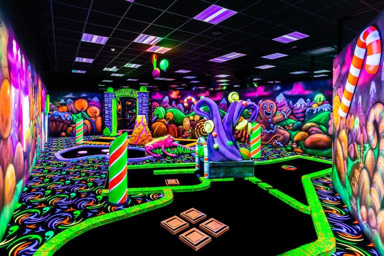 Rotterdam: Glow in the Dark Minigolf
