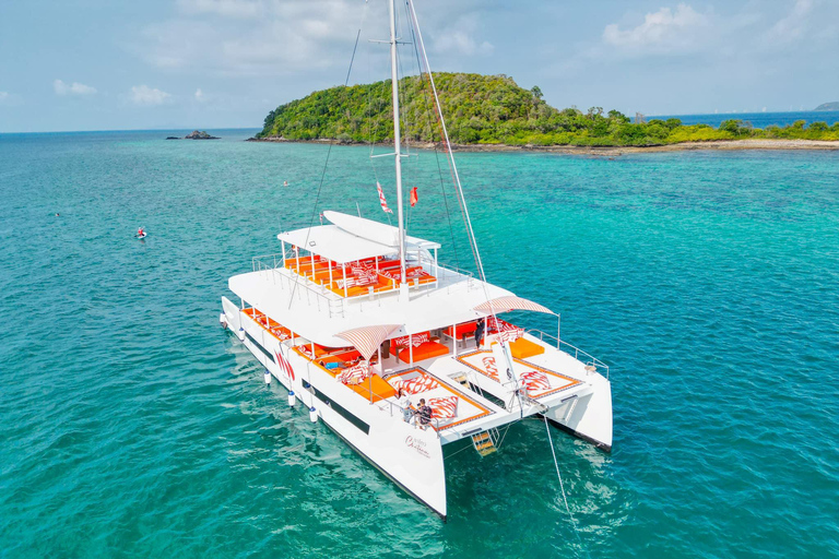 Pattaya: Koh Rin & Bamboo Beach Sunset Premium Tour