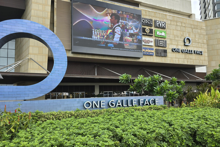 Colombo: Hidden Gems City Tour with Temples and Markets
