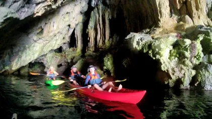 Kajaktour an der Amalfiküste zur Pandora-Höhle mit Aperitif
