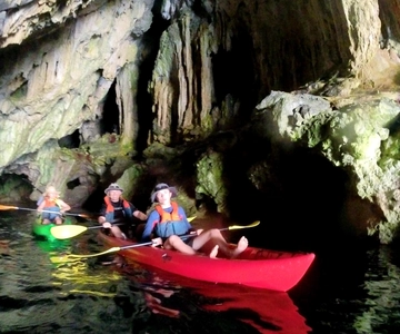 Amalfi: Kayak/Snorkel Tour to Pandora Cave, Fruit & Drinks