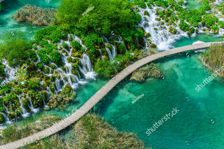 Tour privado de un día por las Cascadas de Krka y el Castillo de Juego de Tronos