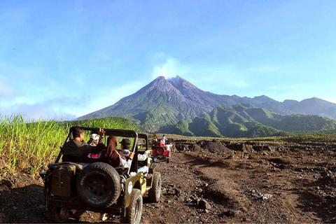 Yogyakarta : Visite guidée du Mont Merapi en Jeep Lava TourExcursion au lever du soleil