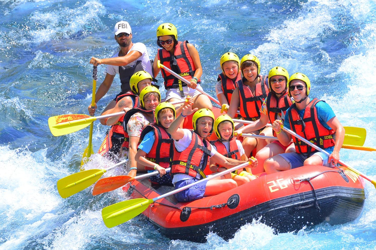 مجموعة تجمع بين التجديف وركوب العربات أو الدراجات الرباعية والانزلاق بالحبل مع الغداءمجموعة تجمع 