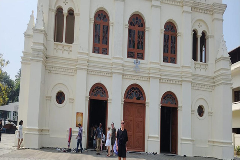 Kochi: Tuk-Tuk-Ausflug mit versteckten SchätzenKochi: Ausflug mit dem Tuk-Tuk zu versteckten Schätzen