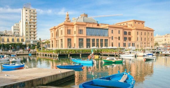 Bari: Walking Tour of Must-See Attractions & Pasta Street