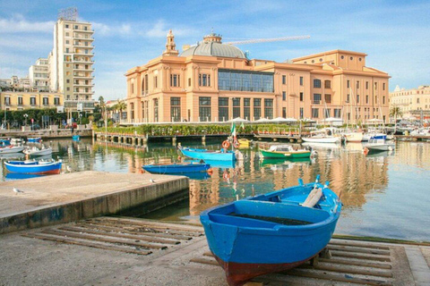 Bari : Must-see attractions Walking Tour2 Hours group walking tour