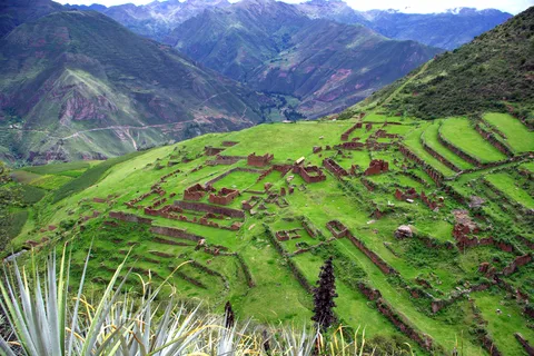 Vanuit Cusco: privétour naar Huchuyqosqo met uitzicht op het Inca paleis en besneeuwde bergen
