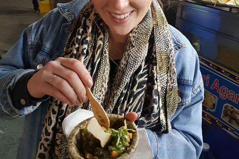 Agra : visite à pied, street food, bazars d&#039;épices et tuk-tukVisite privative avec guide et Tuk-Tuk uniquement