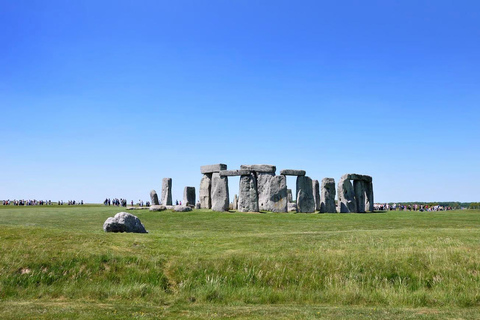 From London: Stonehenge & Bath Private Customizable Day Tour From London: Stonehenge & Bath Private Customizable Tour