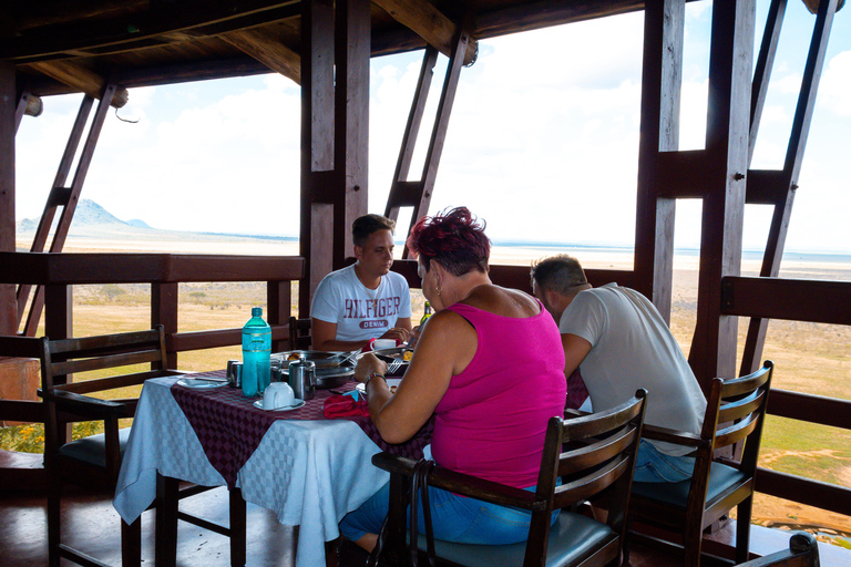 From Diani Beach or Mombasa: 2-Day Tsavo East Safari