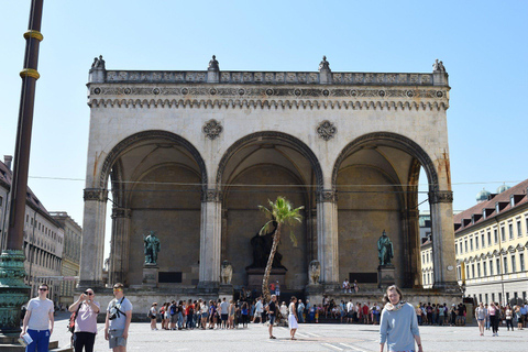 Munich Private Walking Tour with the BMW Museum and BMW Welt