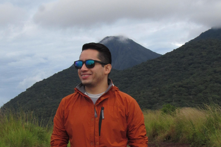 Santa Ana: wędrówka po wulkanie San Marcelino z lokalnym przewodnikiem.