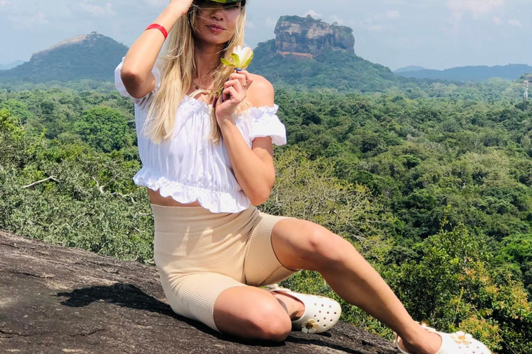 Kandy: Dambulla, Sigiriya, and Village Safari Day Tour