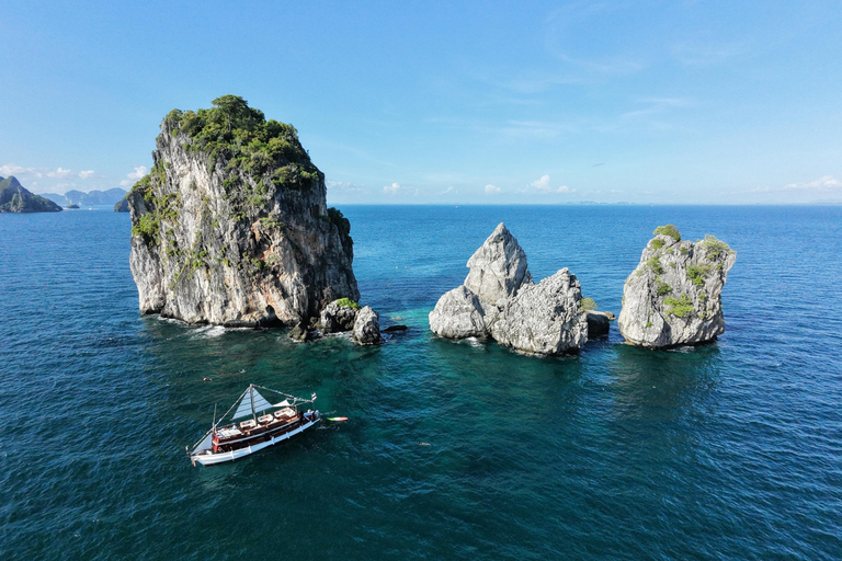 Krabi: Premium Cruise with Dinner & Plankton Swim Meet at Bamboo Beach Club in Ao Nang