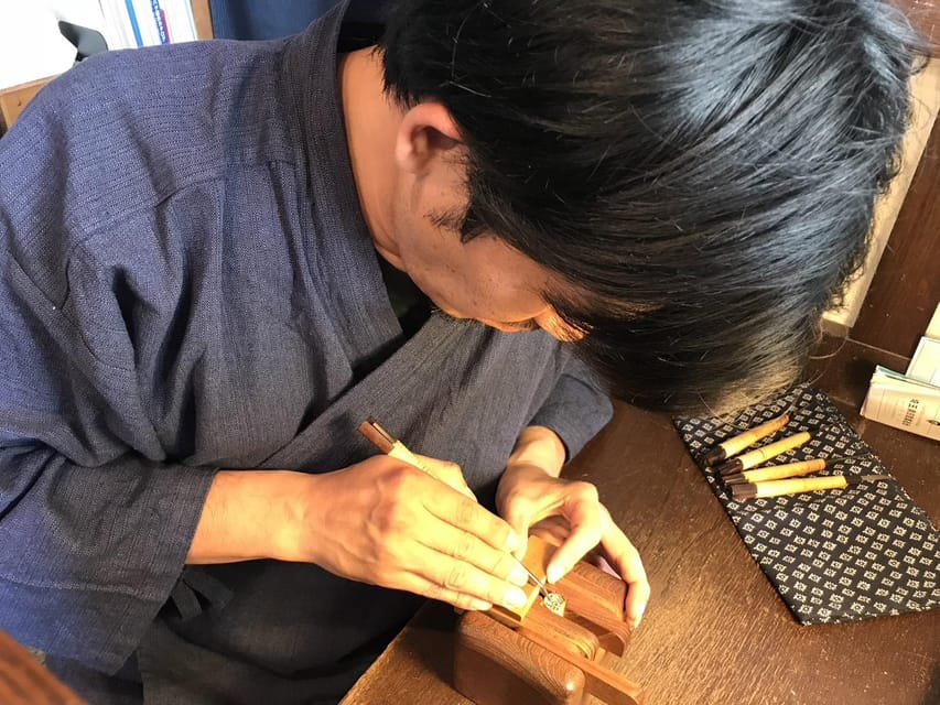 川越市：職人から学ぶ実践的な印範彫り体験