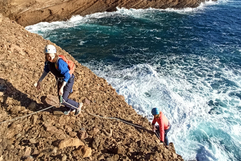 La Ciotat: 3-Hour Trou Souffleur Rock Climbing Adventure