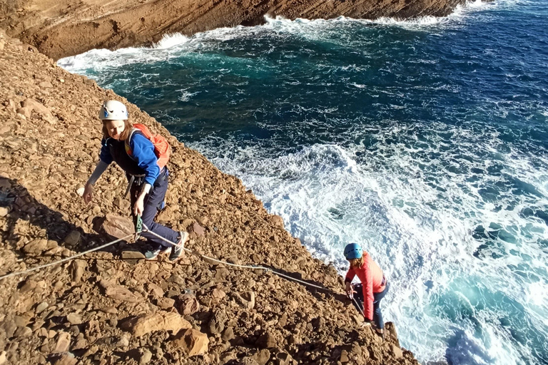 La Ciotat: 3-Hour Trou Souffleur Rock Climbing Adventure