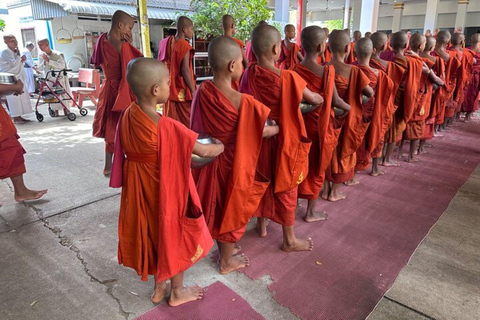 Phnom Penh : Excursion guidée d&#039;une journée au Mont Oudong et à ses templesPhnom Penh : Excursion guidée d&#039;une journée à la montagne et aux temples d&#039;Oudong
