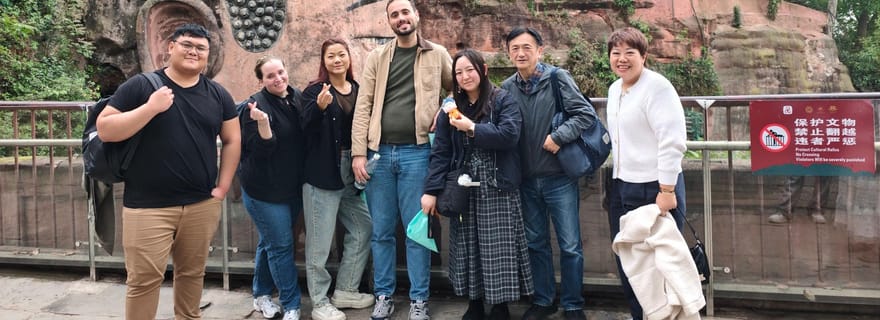 Visite du centre de recherche sur les pandas, du Bouddha géant de Leshan et de plusieurs attractions
