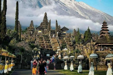 Wycieczki na Bali: Świątynia Besakih, Sidemen, Plaża Virgin