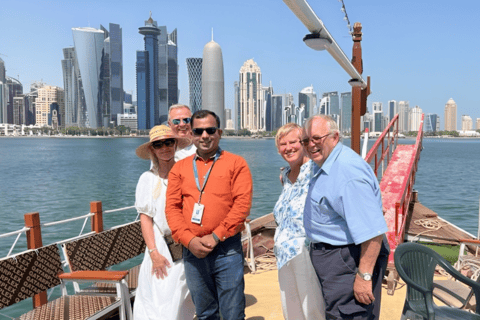 Doha: City tour particular com cruzeiro guiado em um barco DhowDoha: Tour privado pelos destaques da cidade com cruzeiro em barco Dhow