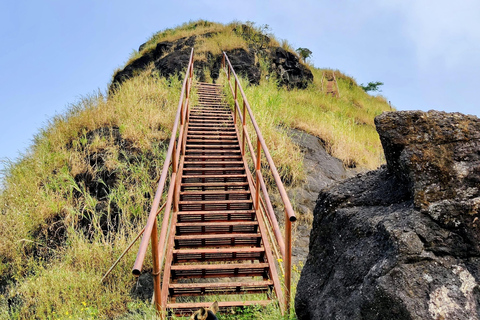 De Mumbai: trilha guiada ao Forte de Sondai com refeições e transporteDe Mumbai: trilha guiada ao forte de Sondai com refeições e traslados
