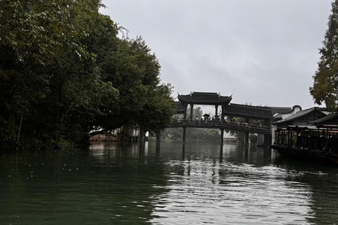 From Hangzhou: 5-Day Tour to Shanghai with Cruise & Lunches