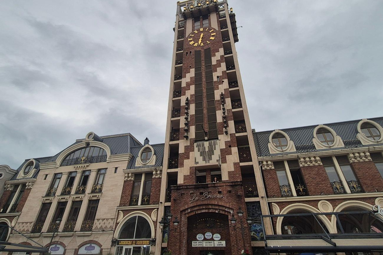 Batumi: Architectural Tour & tasting Adjarian Khachapuri