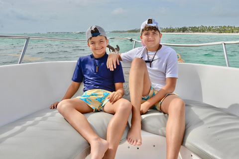 PuntaCana: Private Luxury Family BoatCruise with snorkelling