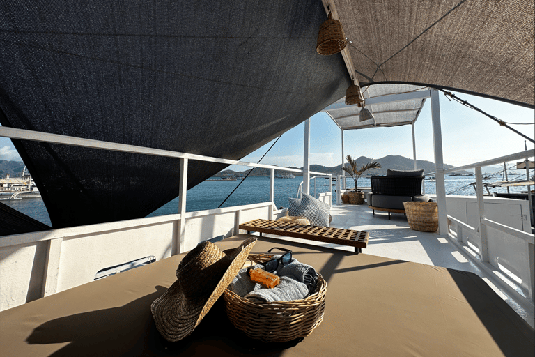 Coron Private Lagoon and Sunset Escape by Luxury Bangka