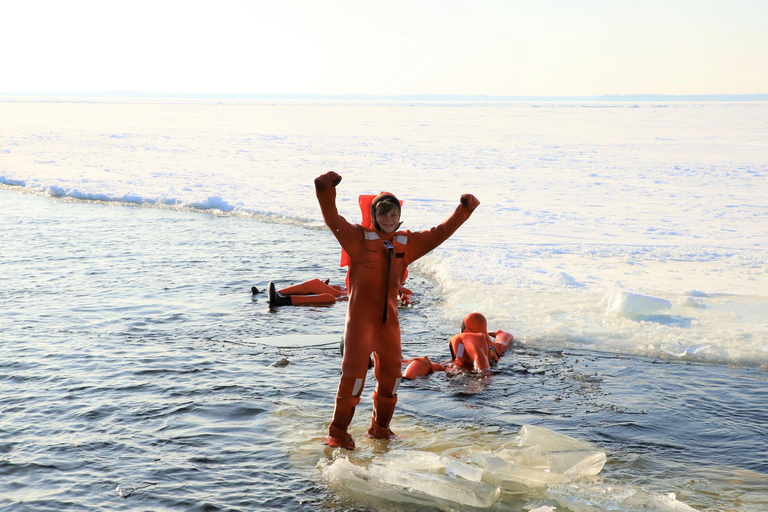 From Kemi: Icebreaker Cruise 3 h, Ice Floating & Transfer From Kemi: Icebreaker Cruise with Lunch and Ice Floating