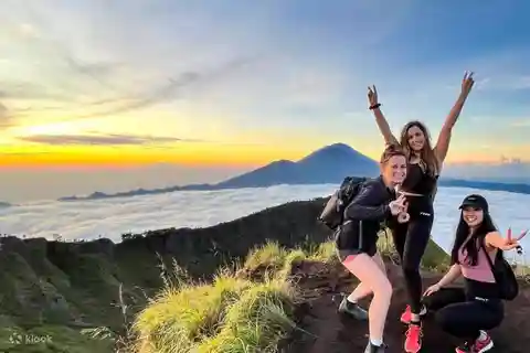 Bali: Mount Batur Sunrise Hiking with Breakfast & Guide Tour