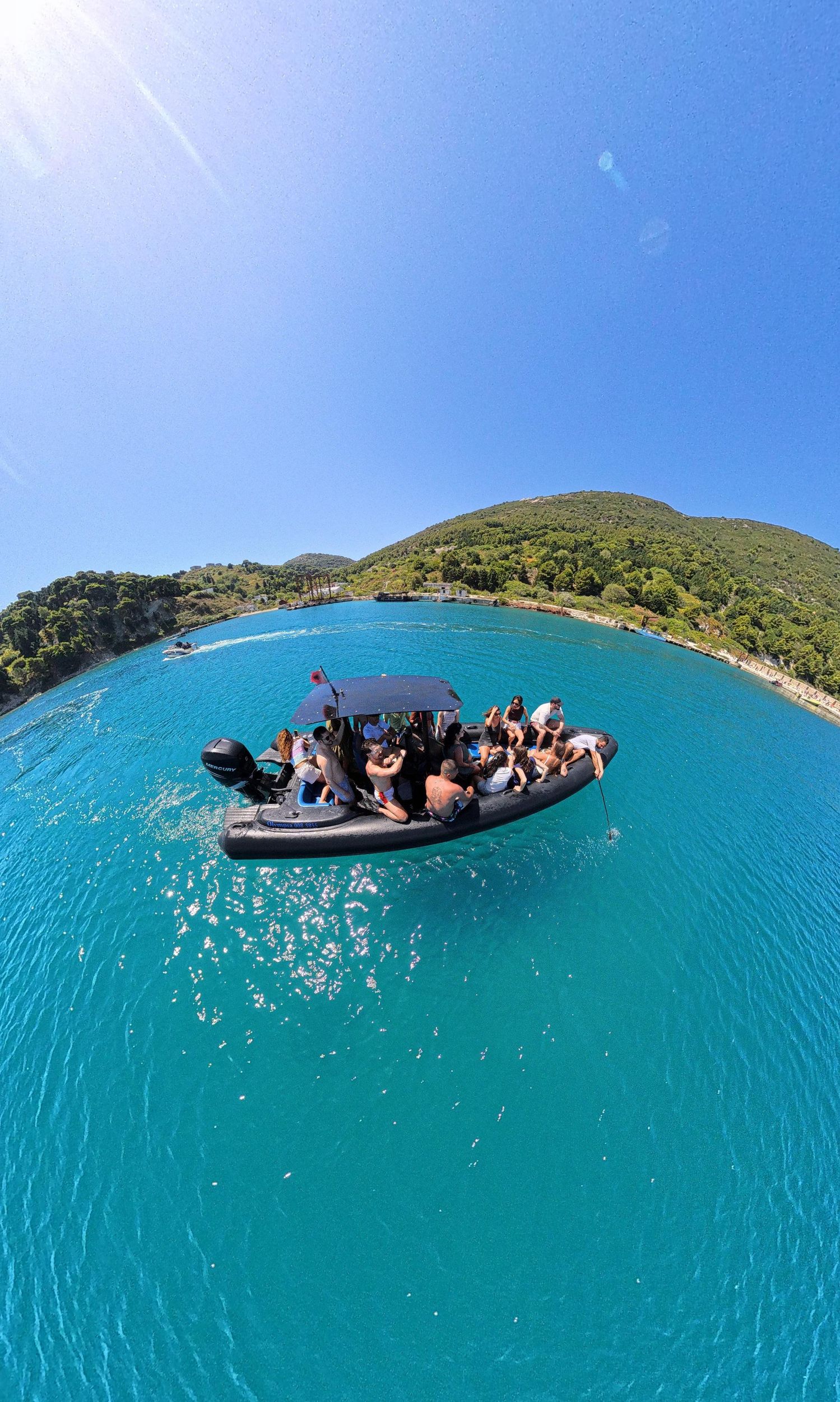 Vlore: Teufelsschlund-Canyon & Sazan-Insel 360°-Bootstour