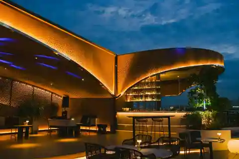 Banguecoque: Pacotes SOL e LUNA BKK Rooftop F&B