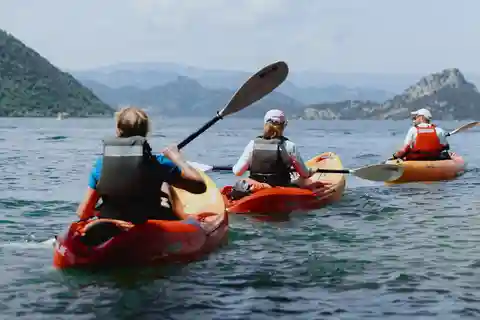 Skadar Lake: 4-Hour Guided tours on Kayak