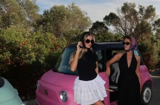 Von Nizza aus: Fahren Sie mit einem Elektroauto einem Guide entlang der Côte d'Azur hinterher!