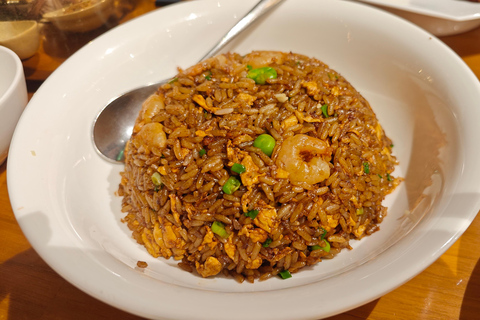 Shanghai Night Tour: Old Town, Local Dinner & Rooftop Bar